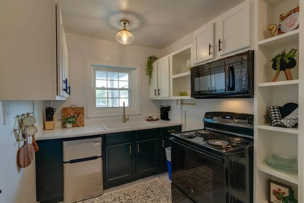 Southern Charmer Close To Broadway Sleeps 8 Nashville
