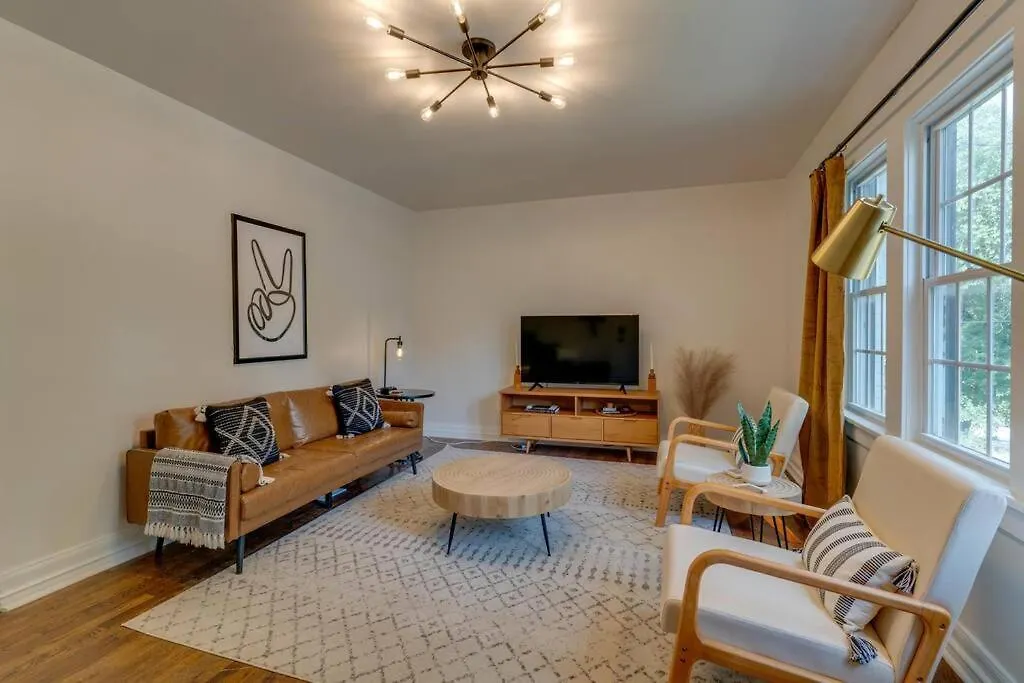 Southern Charmer Close To Broadway Sleeps 8 Nashville