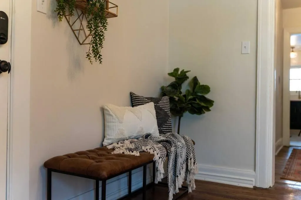 Southern Charmer Close To Broadway Sleeps 8 Nashville
